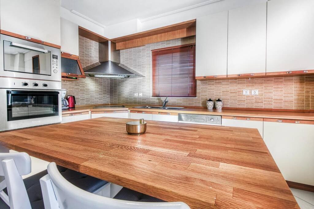 Spacious Apartment In Glyfada Close To The Sea Athens Ngoại thất bức ảnh