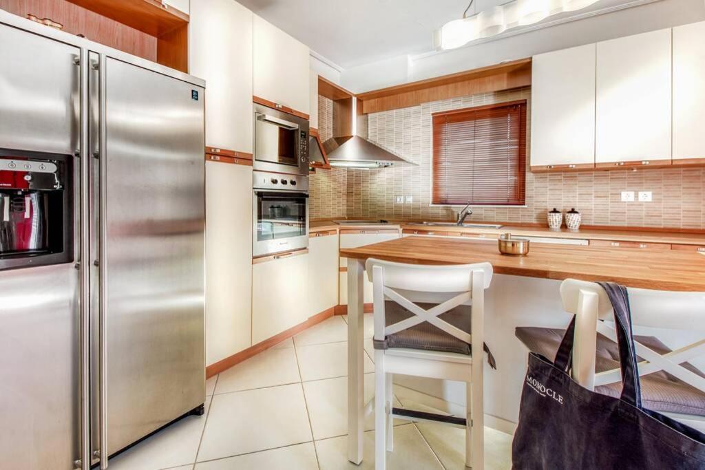 Spacious Apartment In Glyfada Close To The Sea Athens Ngoại thất bức ảnh