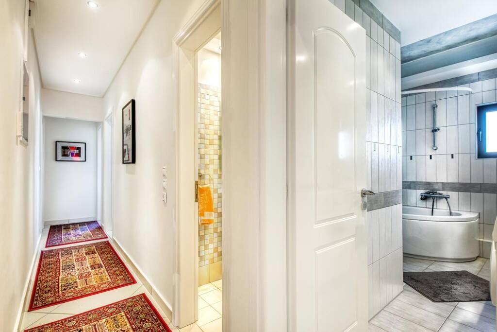 Spacious Apartment In Glyfada Close To The Sea Athens Ngoại thất bức ảnh